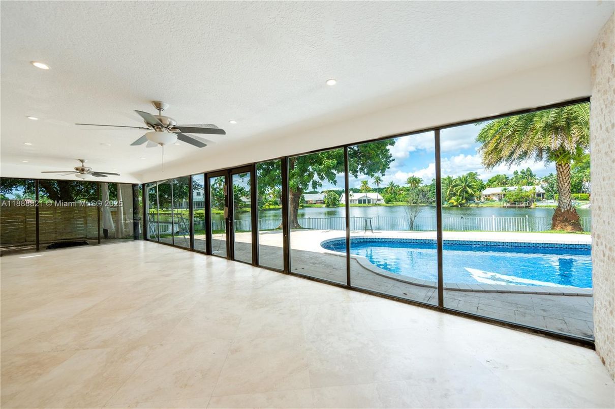 Interior, Pool, Recessed Lighting, Sun Room, Water