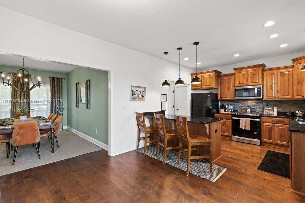 Chandelier, Dining room, Interior, Kitchen, Pendant Lights, Recessed Lighting, Wood Texture Flooring