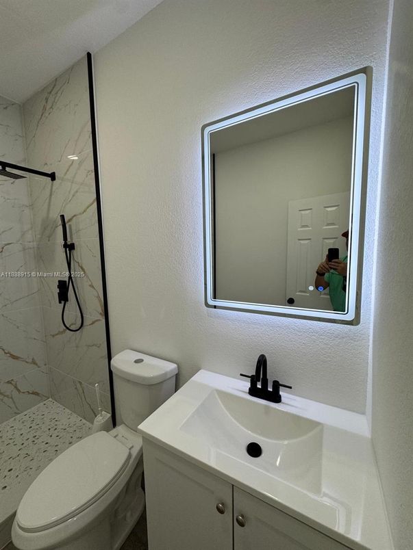 Bathroom, Interior, Marble Walls