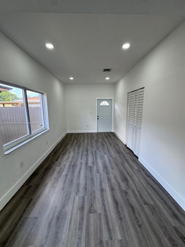 Empty room, Interior, Recessed Lighting, Wood Texture Flooring
