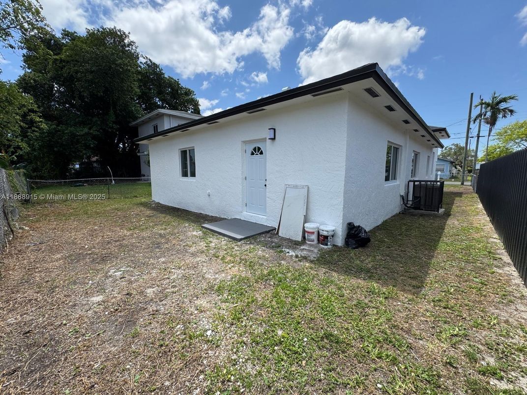 Backyard, Exterior