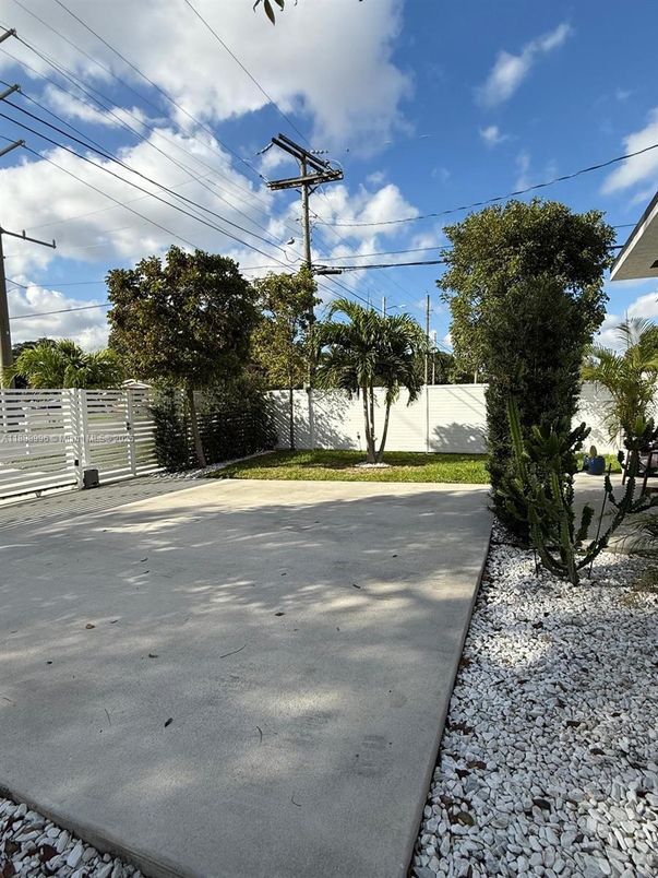 Backyard, Exterior
