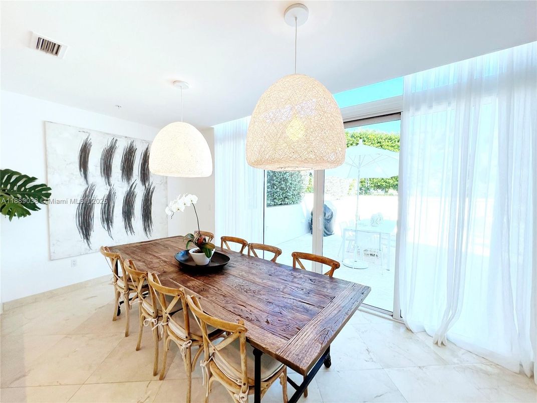 Dining room, Interior, Marble, Pendant Lights
