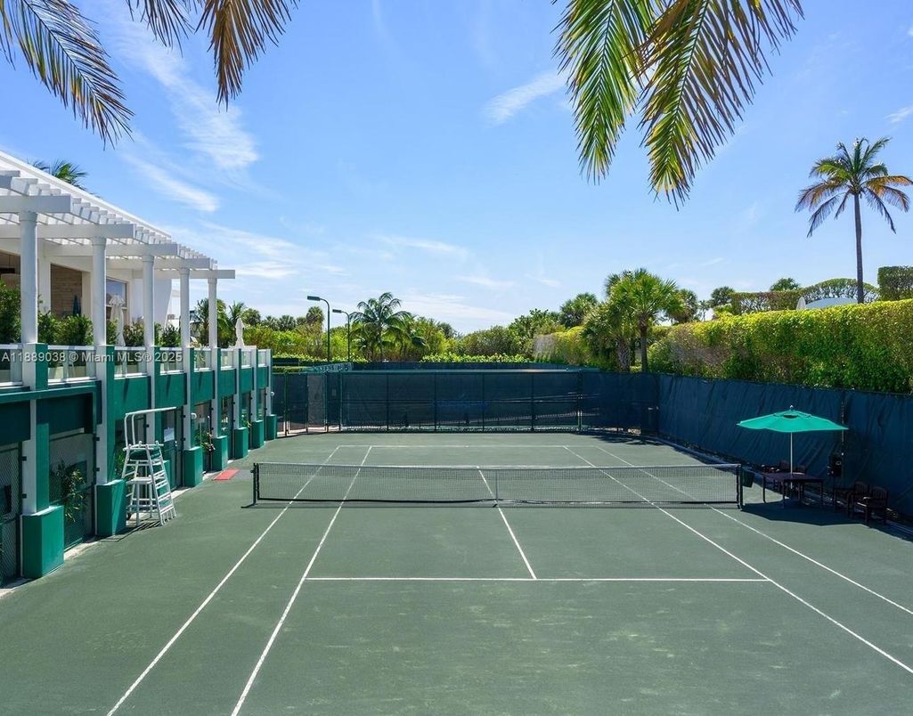 Exterior, Tennis Courts