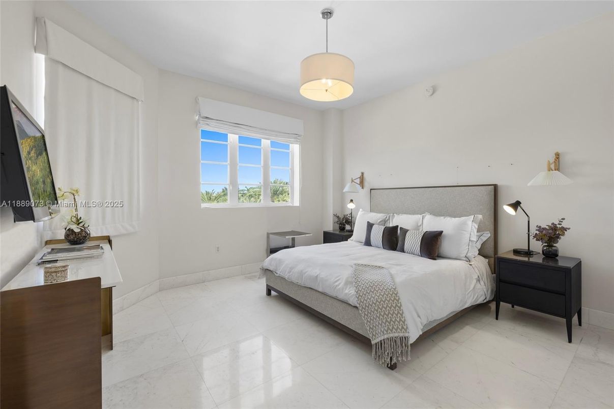 Bedroom, Interior, Marble, Pendant Lights