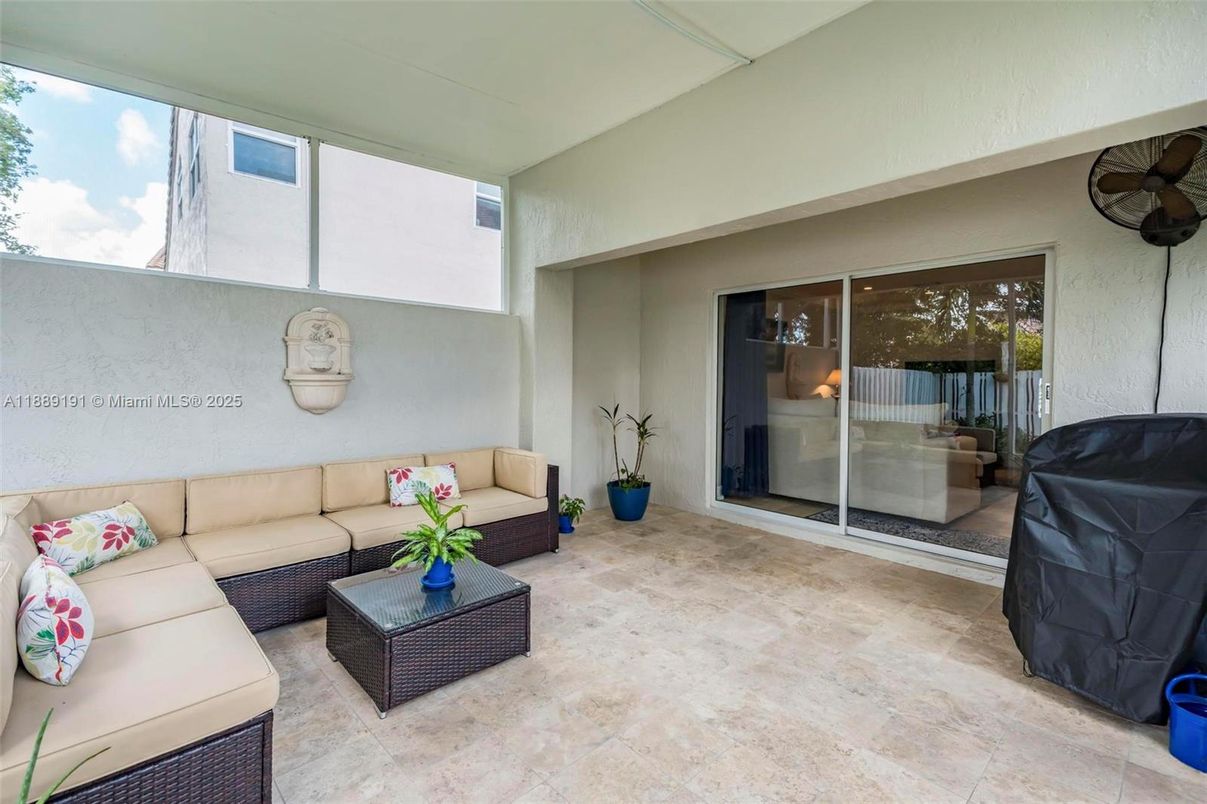 Exterior, Living room