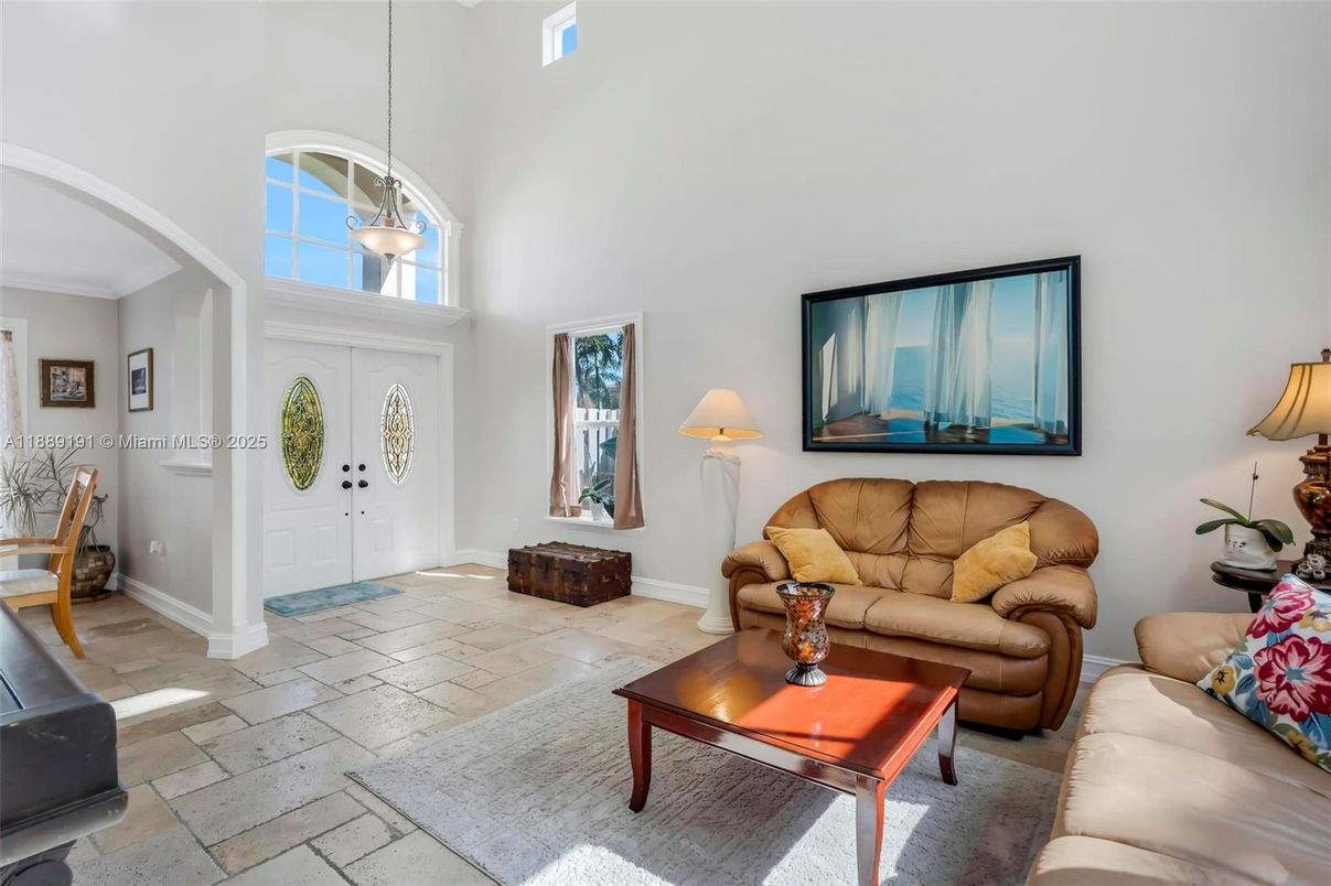 Interior, Living room, Pendant Lights