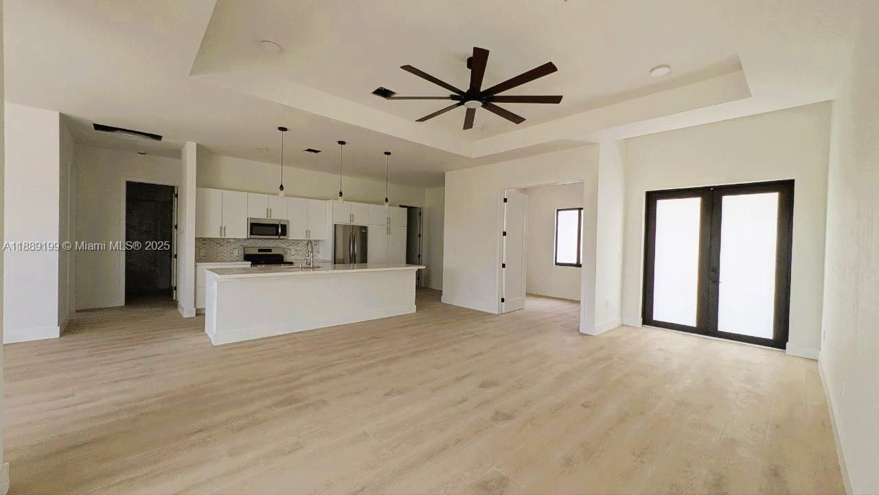 Interior, Kitchen, Pendant Lights, Wood Texture Flooring