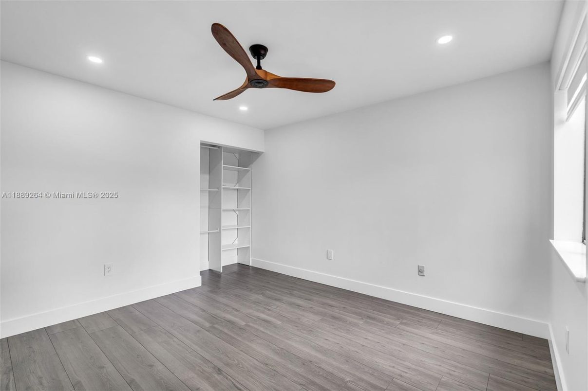 Empty room, Interior, Recessed Lighting, Wood Texture Flooring