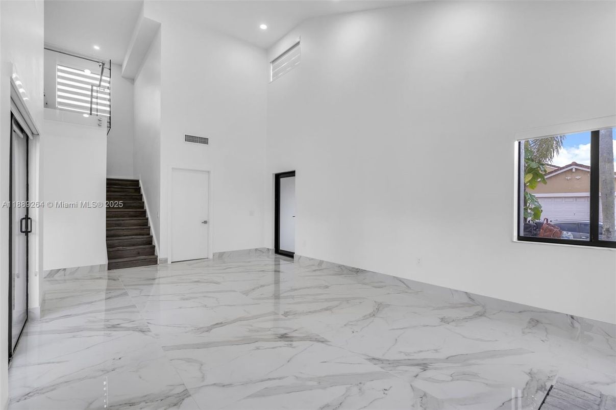 Empty room, Interior, Marble, Recessed Lighting