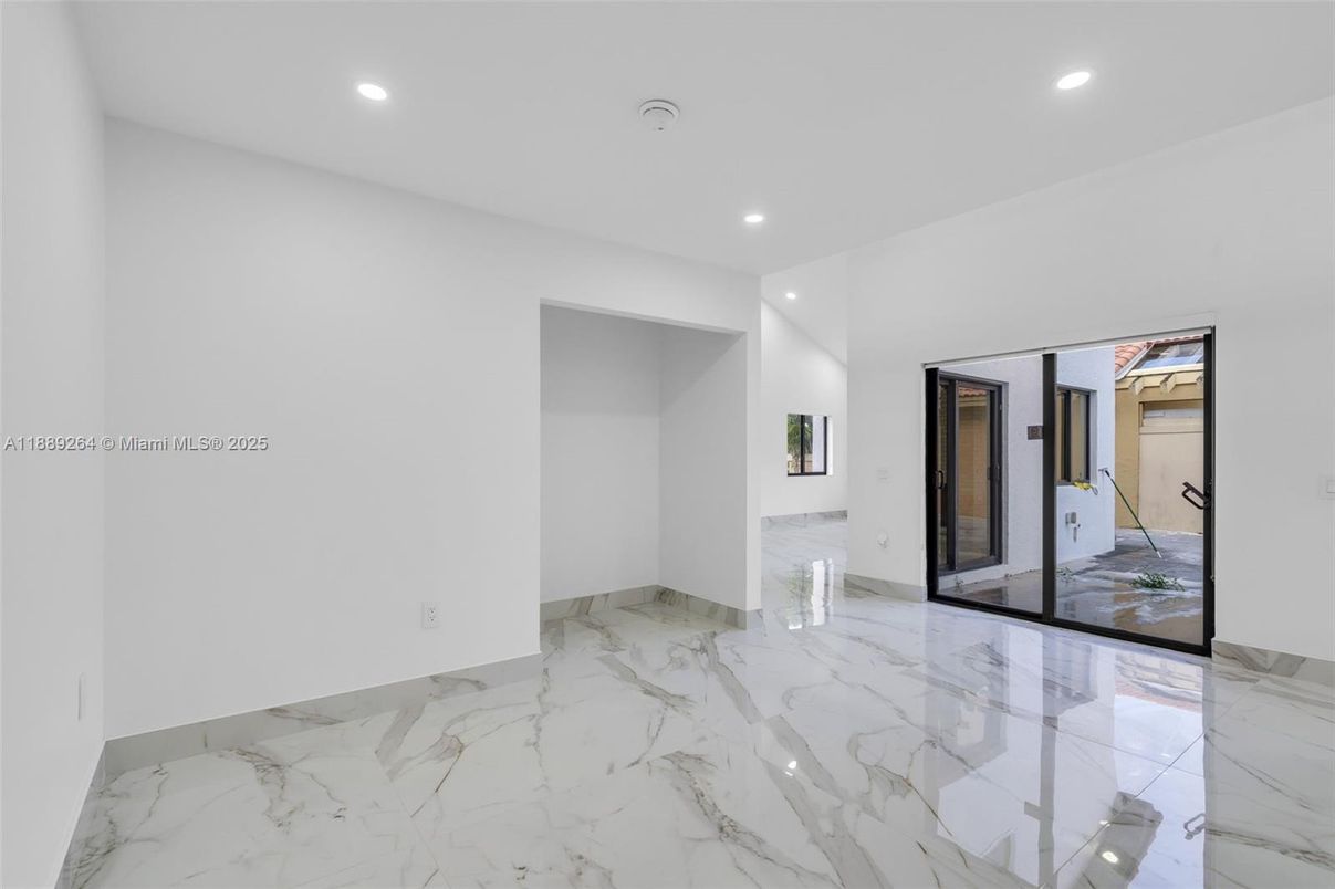 Empty room, Interior, Marble, Recessed Lighting