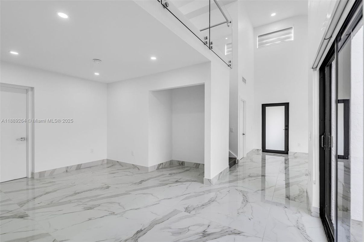 Empty room, Interior, Marble, Recessed Lighting
