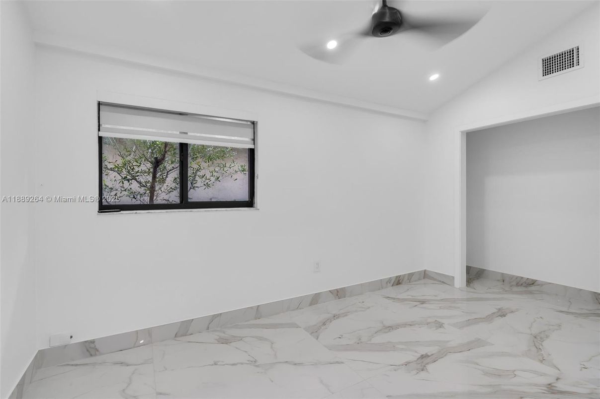 Empty room, Interior, Marble, Recessed Lighting