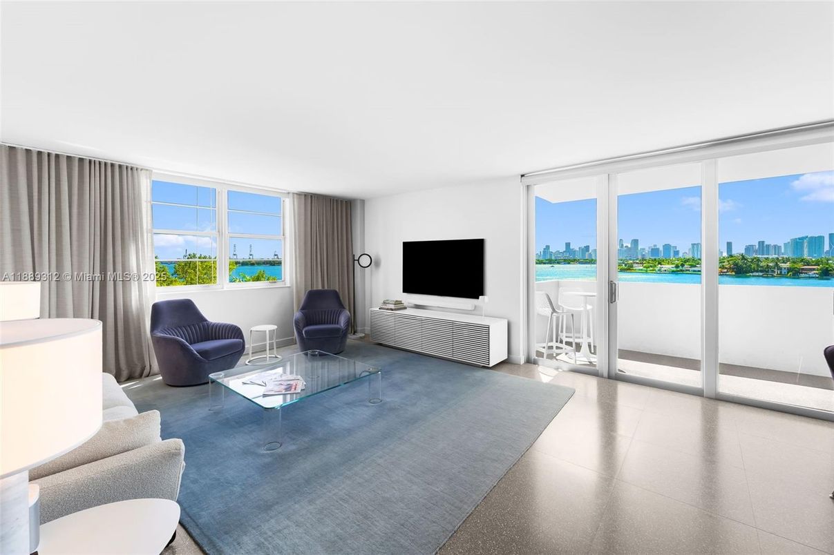 Interior, Living room, Water
