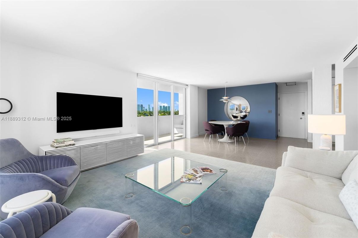 Dining room, Interior, Living room, Pendant Lights