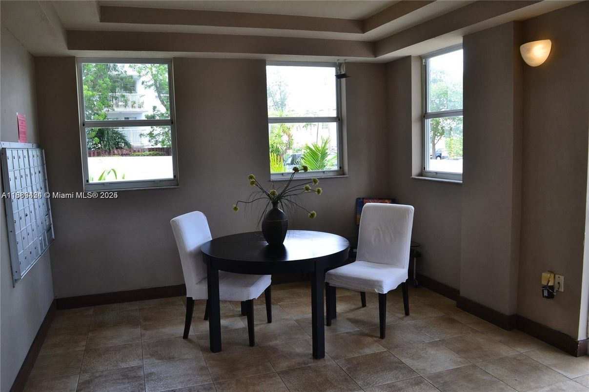 Dining room, Interior