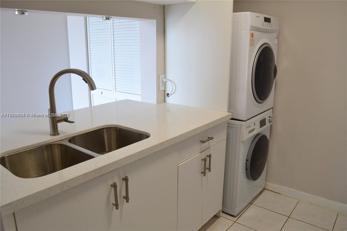 Interior, Utility Closets, Washer