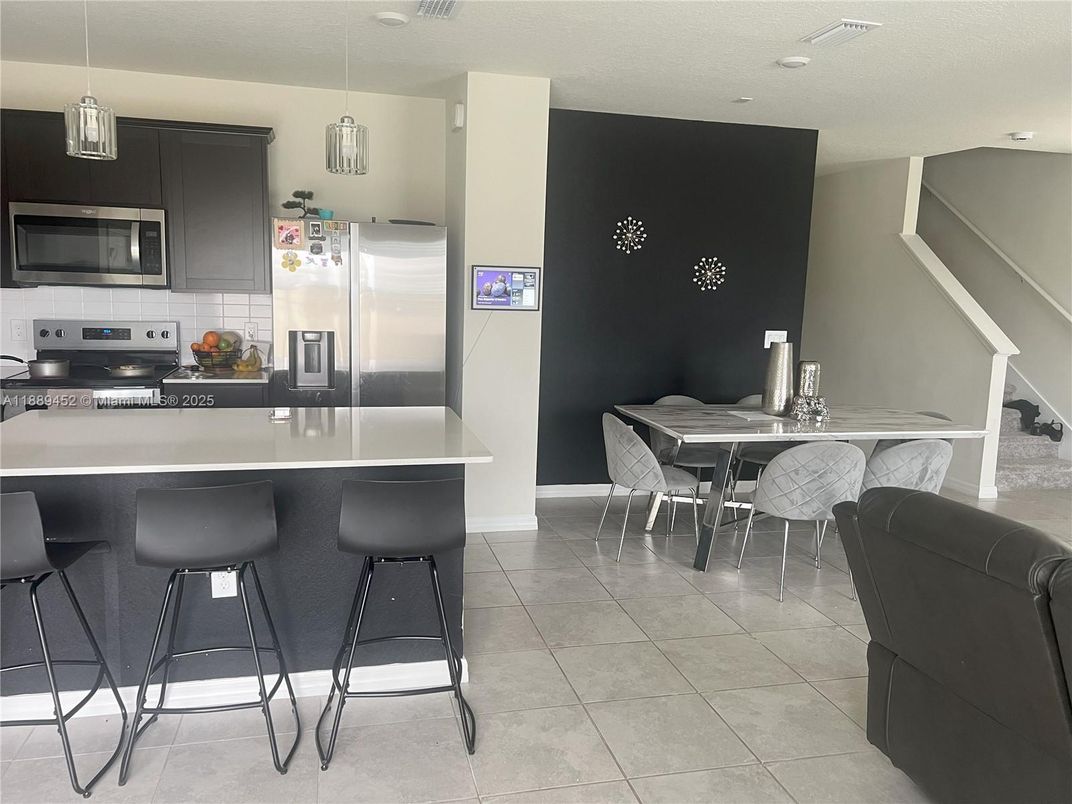 Dining room, Interior, Kitchen, Pendant Lights, Stainless Steel Appliances
