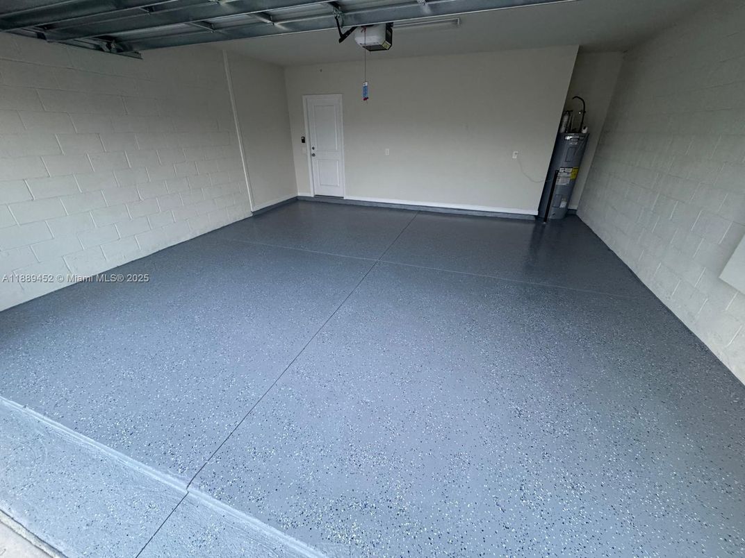 Empty room, Garage, Interior