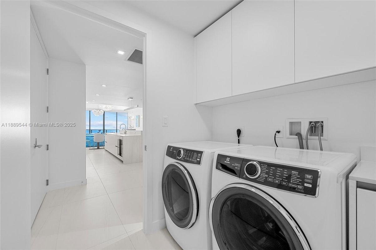 Interior, Pendant Lights, Recessed Lighting, Washer, Water