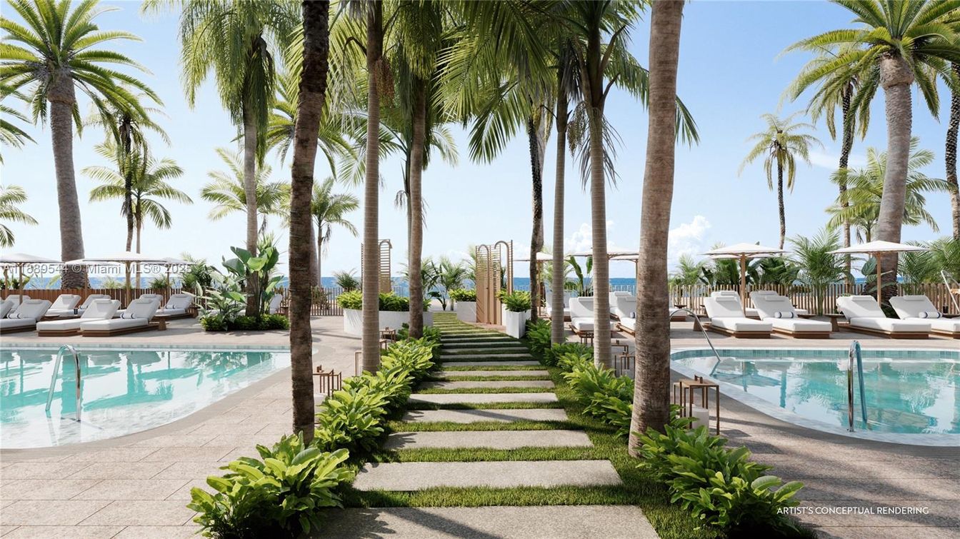 Exterior, Pool, Water