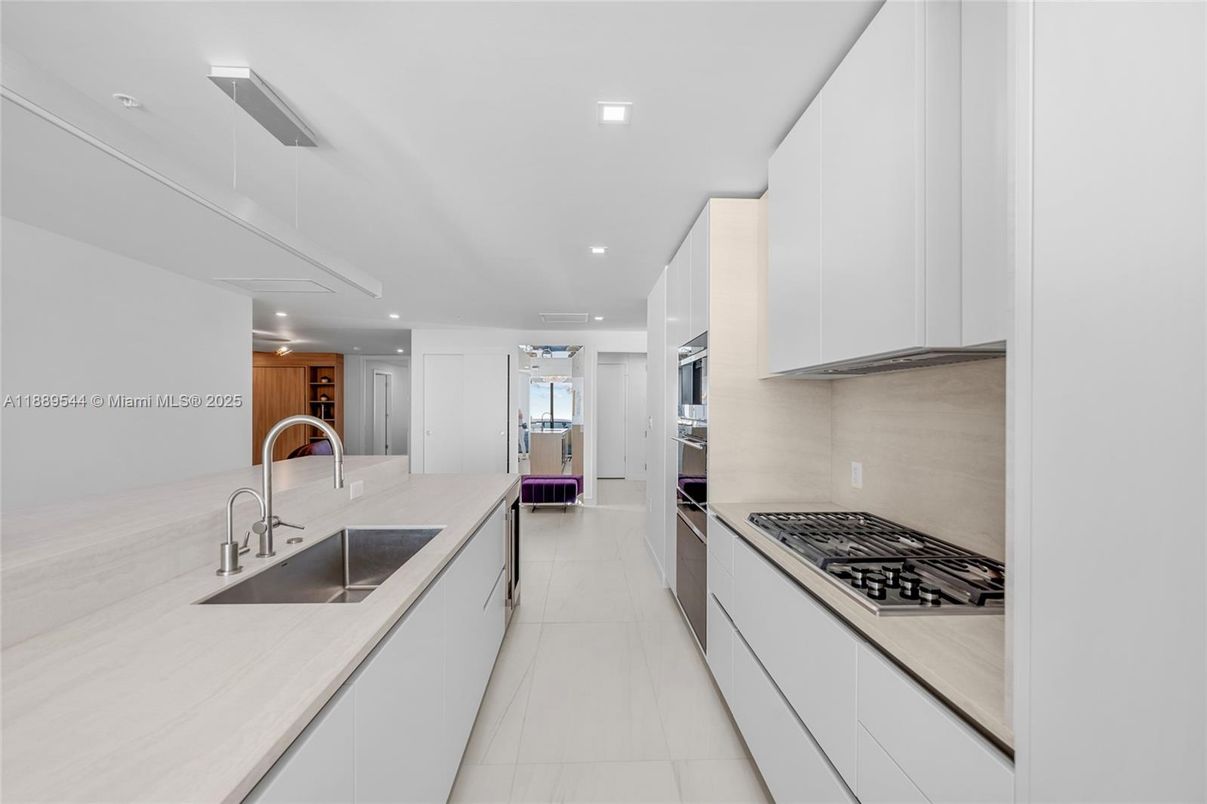 Interior, Kitchen, Recessed Lighting