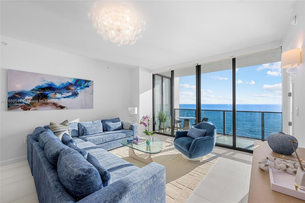 Chandelier, Interior, Living room, Water
