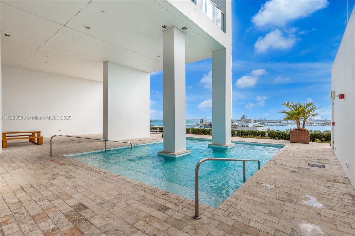 Exterior, Pool, Water