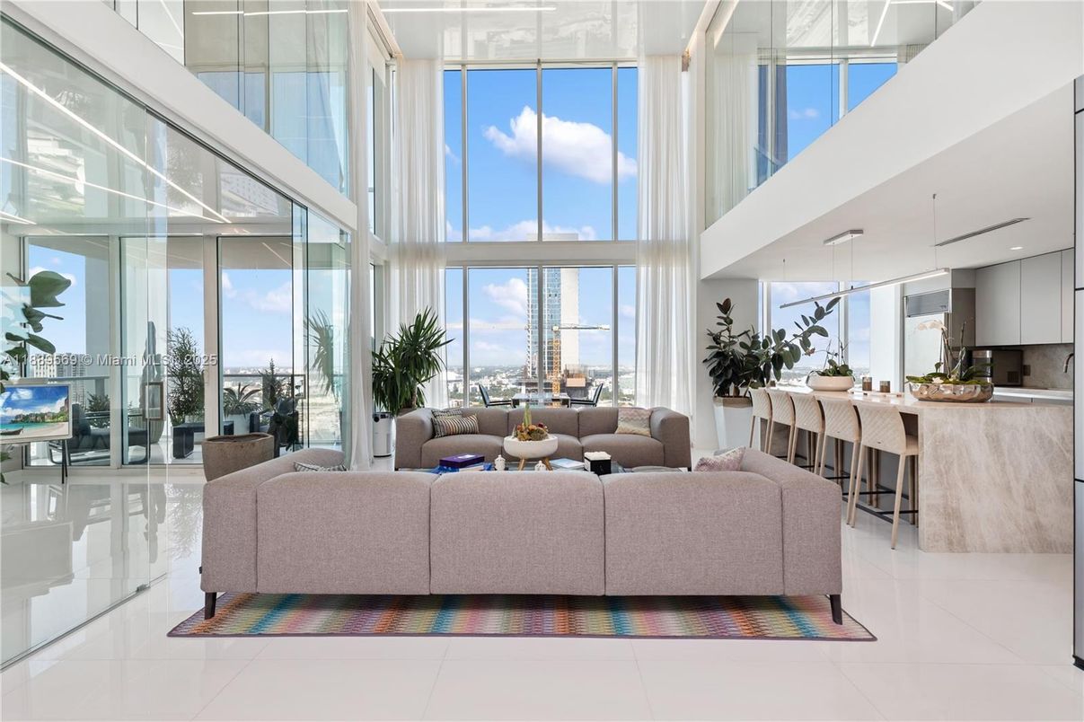 Dining room, Interior, Living room, Pendant Lights, Recessed Lighting, Water