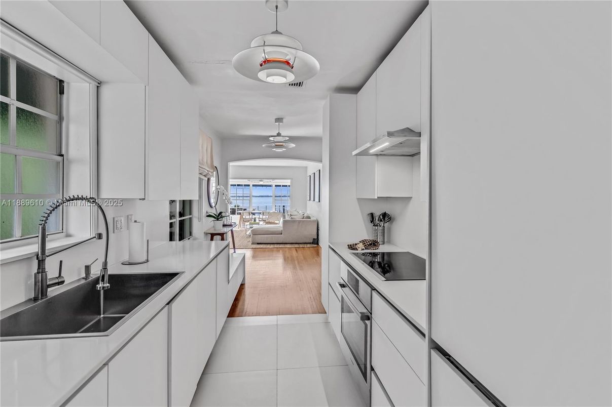 Interior, Kitchen, Living room, Pendant Lights, Water, Wood Texture Flooring