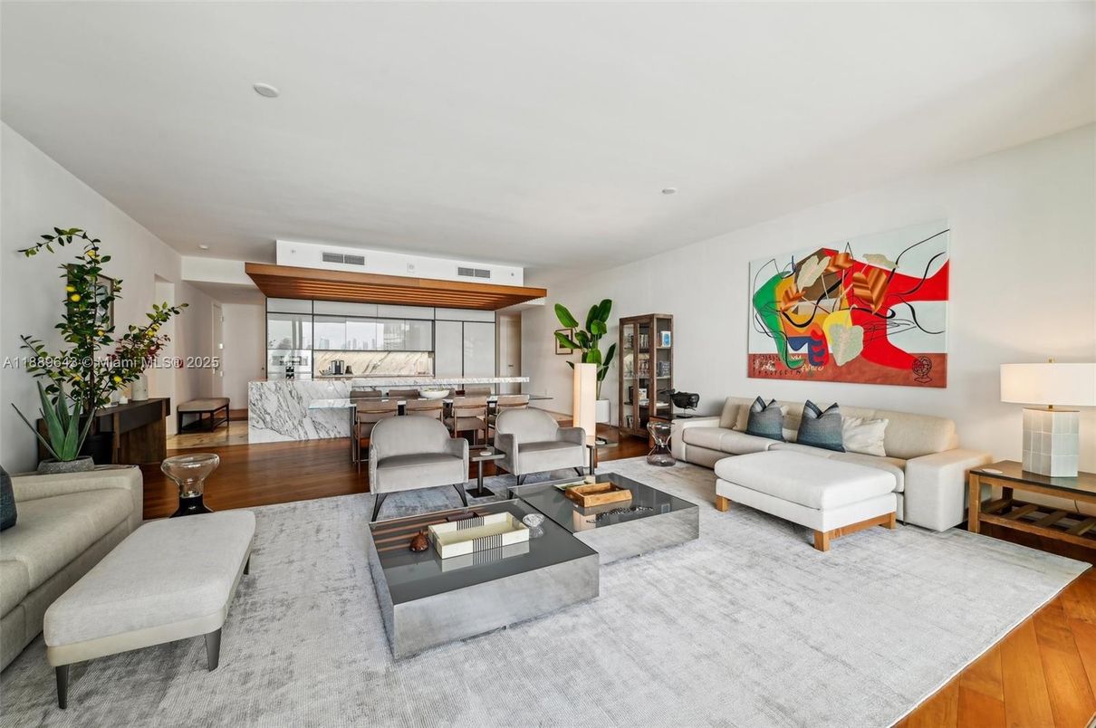 Dining room, Interior, Kitchen, Living room, Marble Walls, Pendant Lights, Recessed Lighting, Wood Texture Flooring