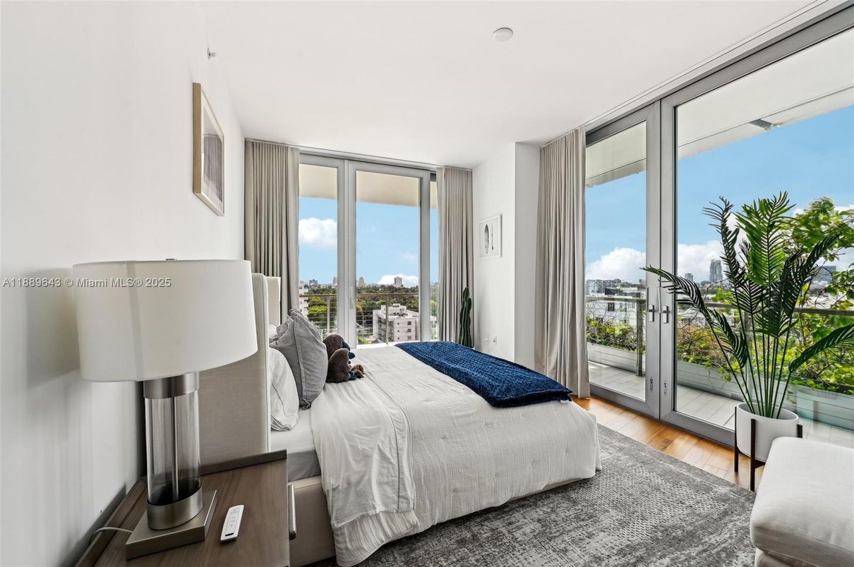 Bedroom, Interior, Water, Wood Texture Flooring