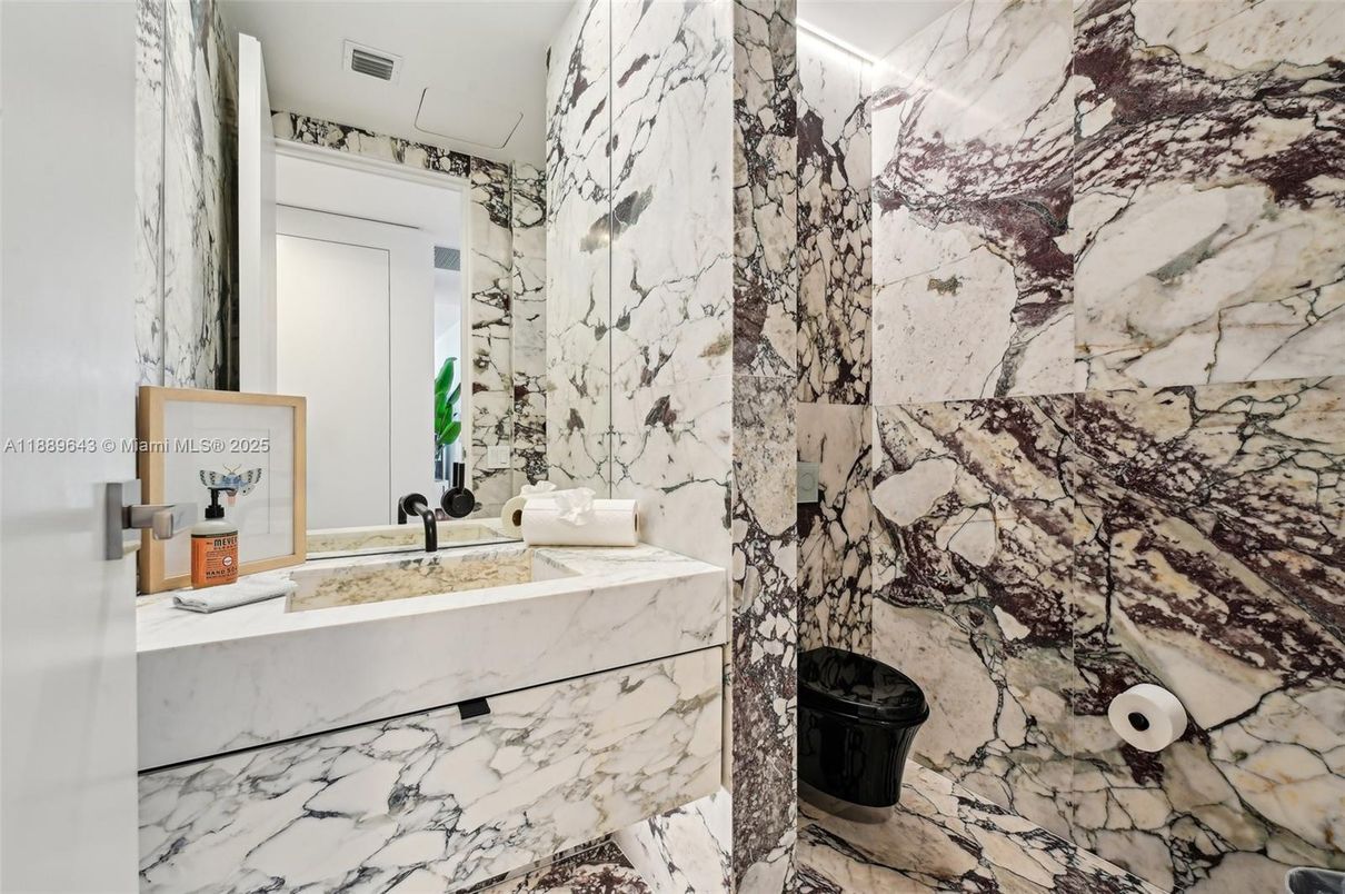 Bathroom, Interior, Marble, Marble Walls