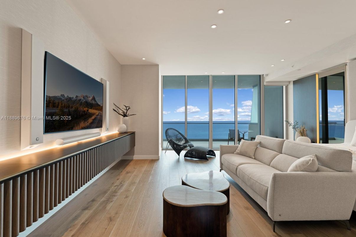 Interior, Living room, Recessed Lighting, Water, Wood Texture Flooring