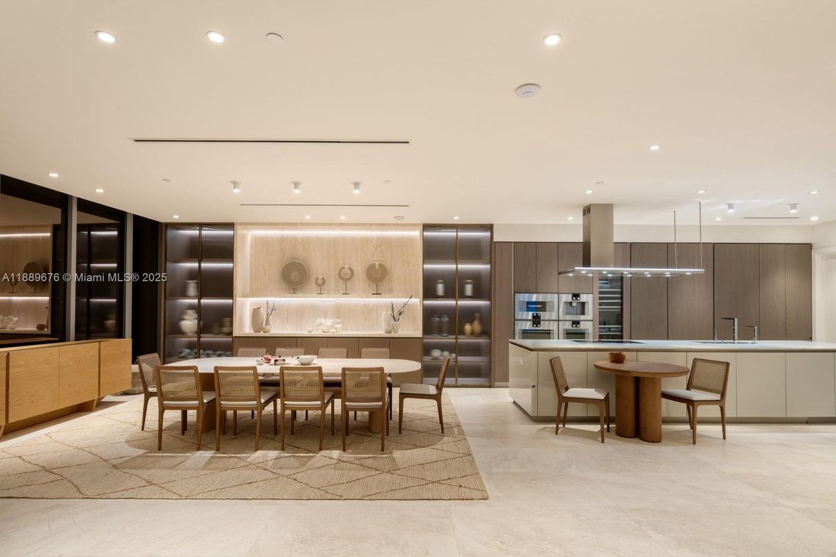 Dining room, Interior, Kitchen, Pendant Lights, Recessed Lighting, Stainless Steel Appliances