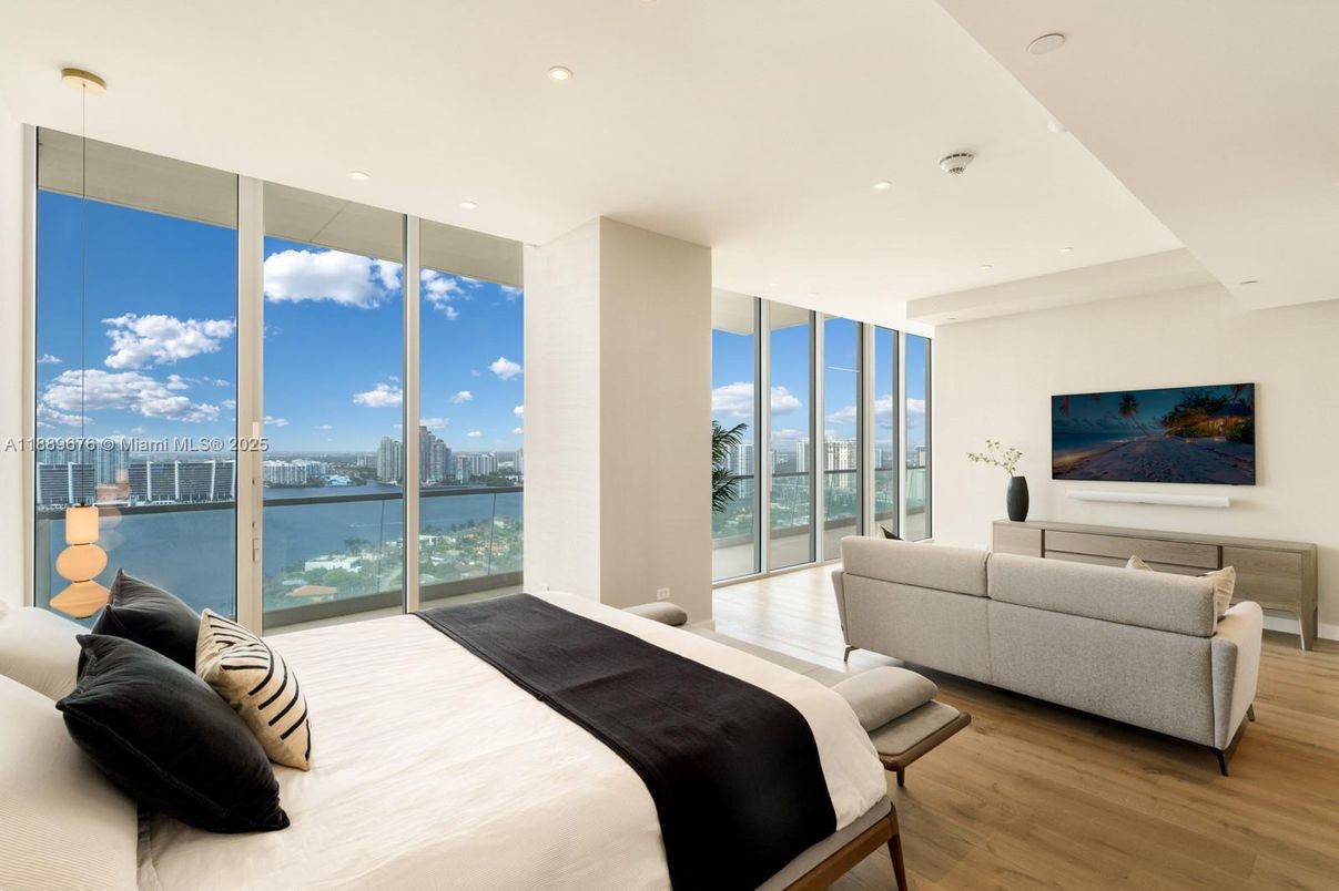 Bedroom, Interior, Recessed Lighting, Water, Wood Texture Flooring