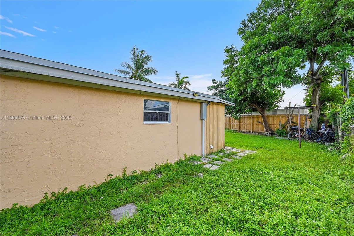 Backyard, Exterior