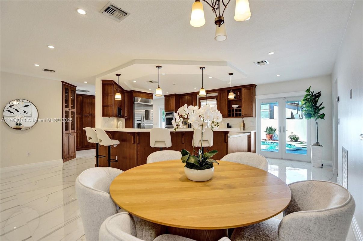 Dining room, Interior, Kitchen, Marble, Pendant Lights, Recessed Lighting
