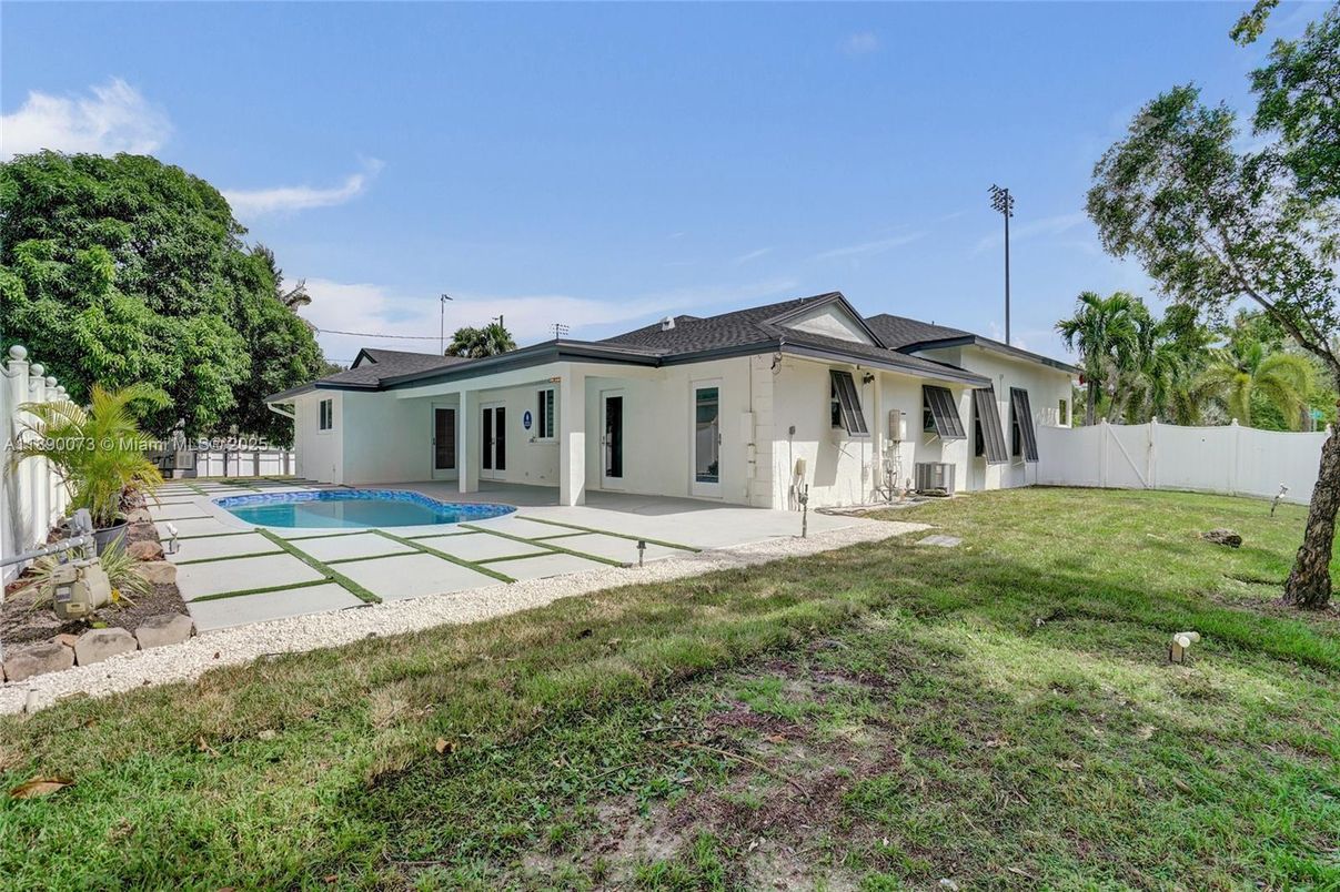 Backyard, Exterior, Pool