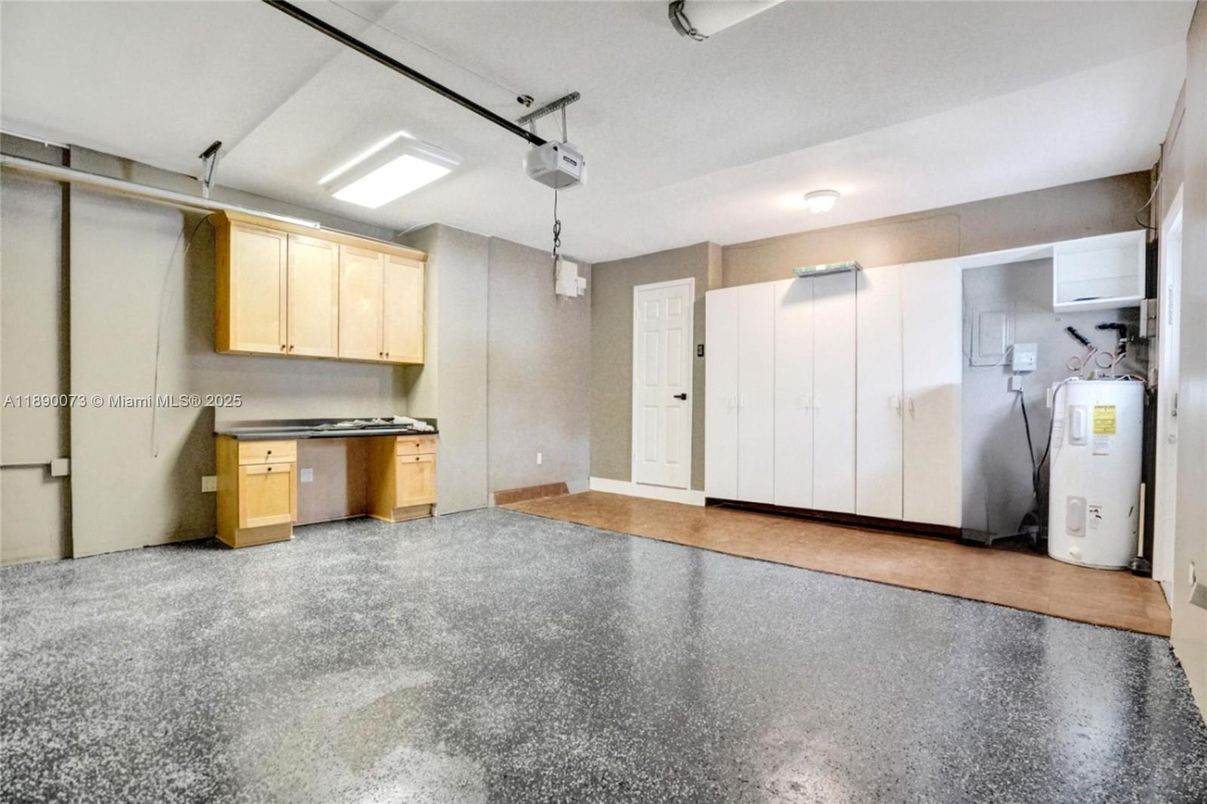 Empty room, Interior, Washer