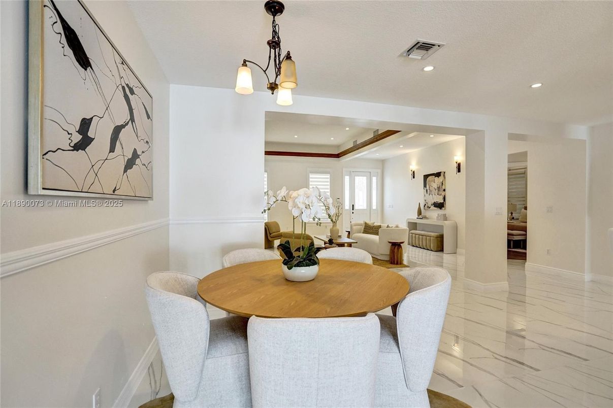 Dining room, Interior, Living room, Marble, Pendant Lights, Recessed Lighting