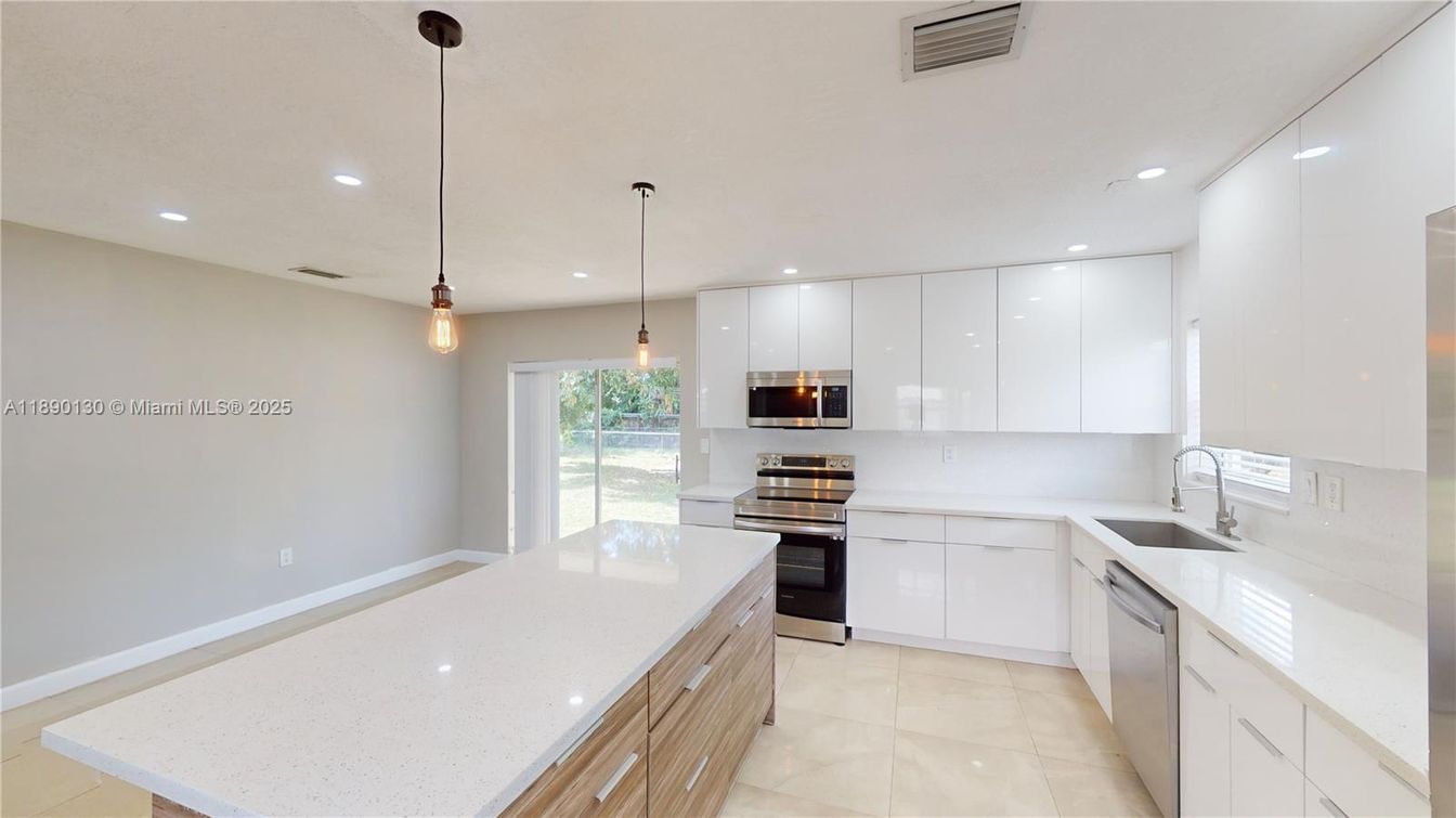 Interior, Kitchen, Pendant Lights, Recessed Lighting, Stainless Steel Appliances