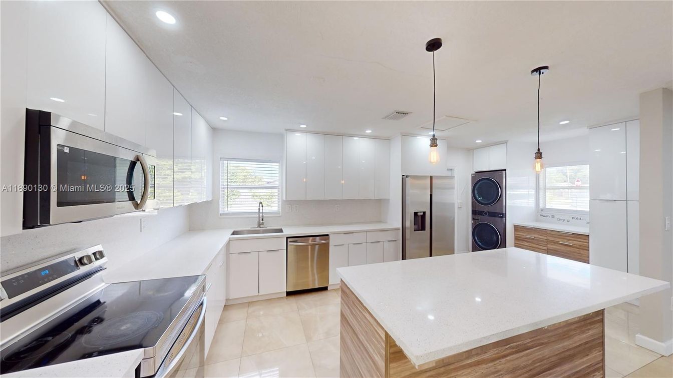 Interior, Kitchen, Pendant Lights, Recessed Lighting, Stainless Steel Appliances