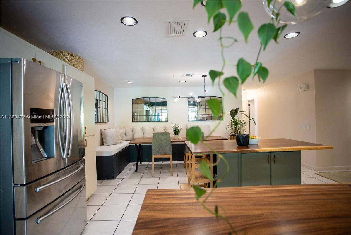 Dining room, Interior, Kitchen, Living room, Recessed Lighting, Stainless Steel Appliances