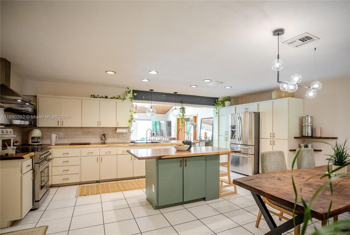 Interior, Kitchen, Pendant Lights, Recessed Lighting, Stainless Steel Appliances