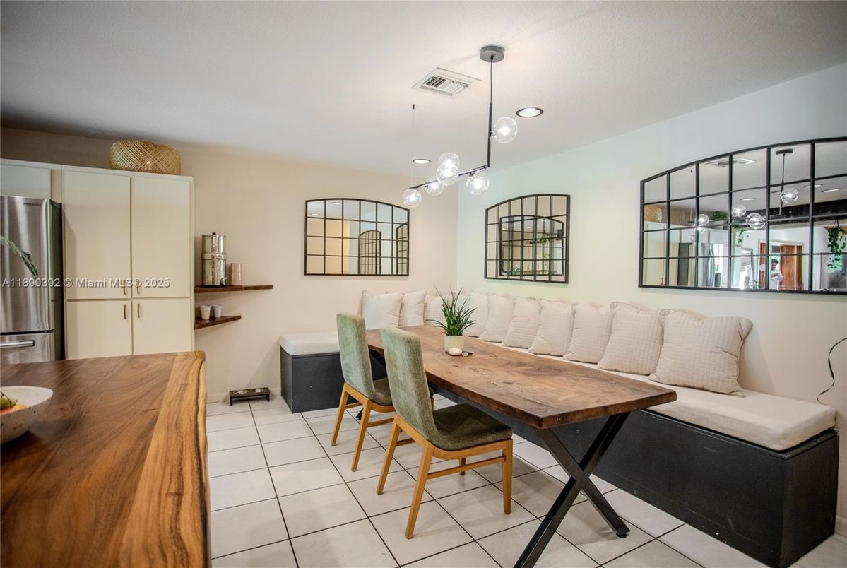 Dining room, Interior, Pendant Lights