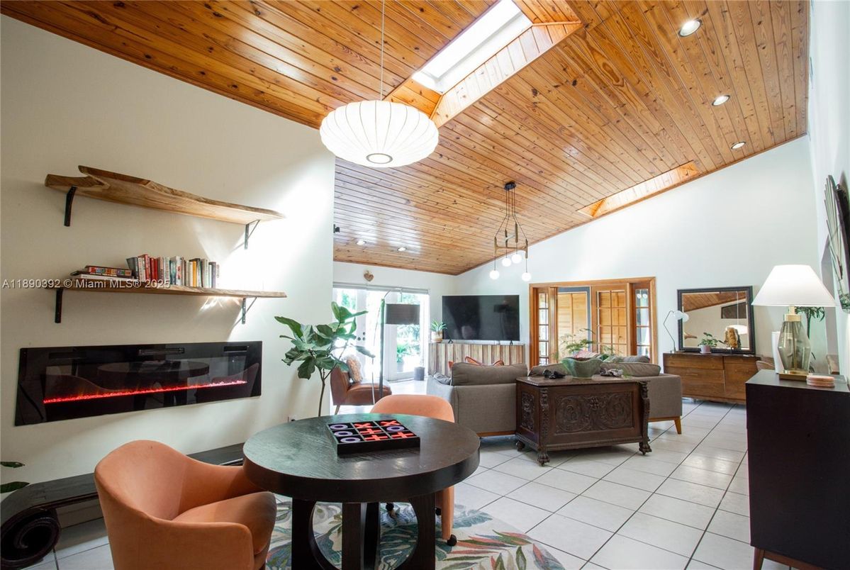 Interior, Living room, Pendant Lights, Recessed Lighting, Wooden Ceilings