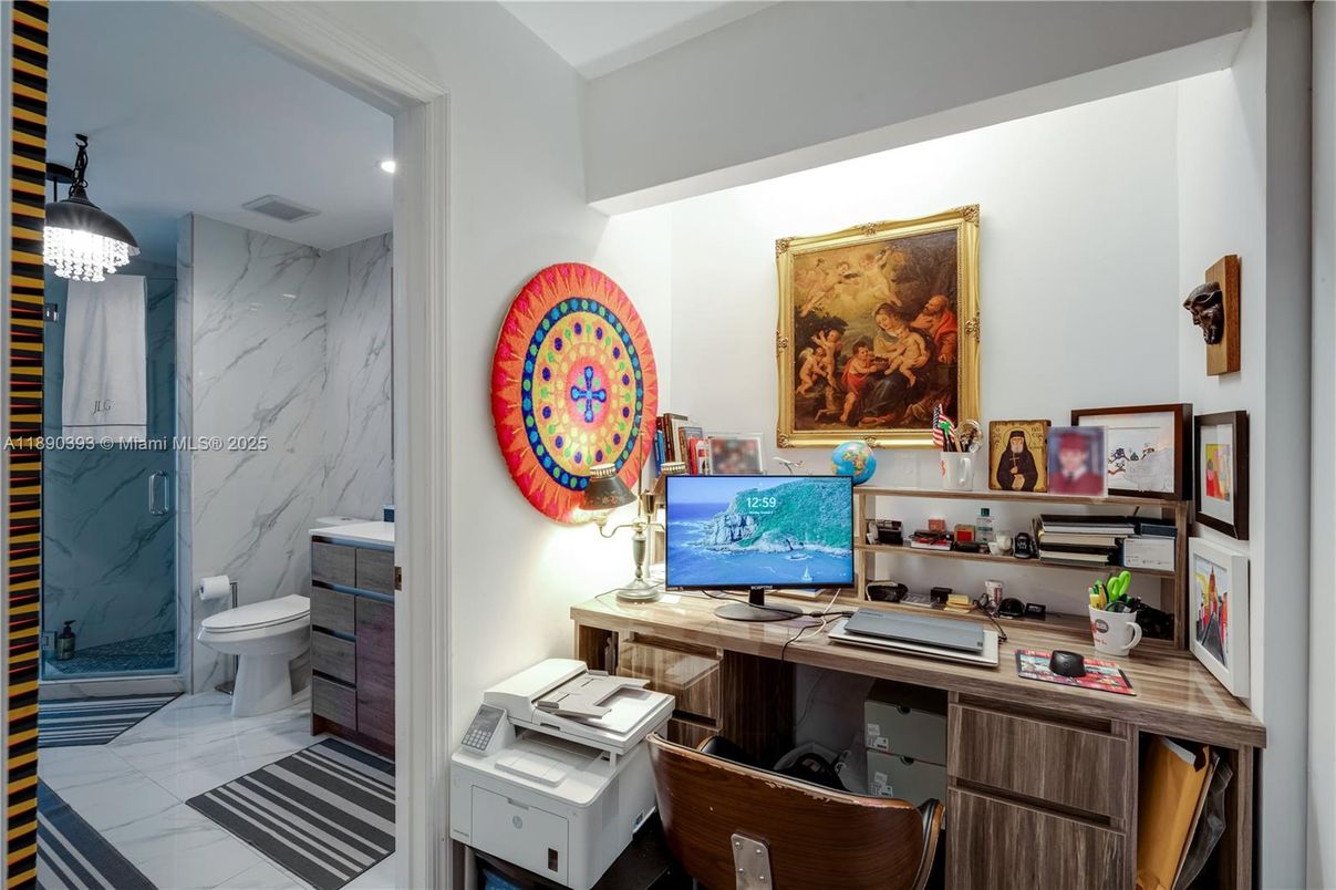 Bathroom, Home Office, Interior, Marble, Marble Walls, Recessed Lighting