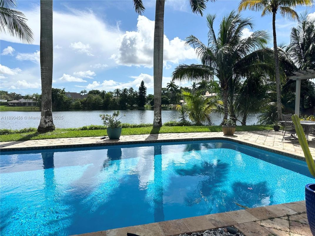 Exterior, Pool, Water