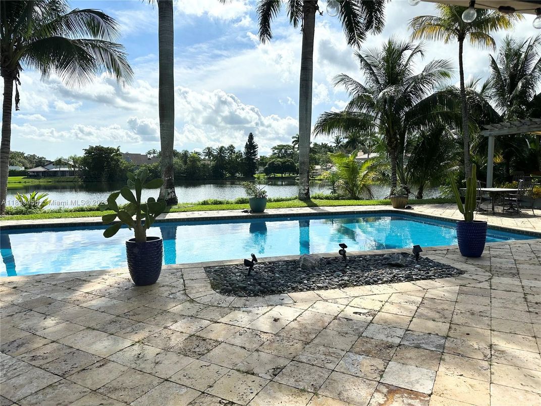 Exterior, Pool, Water